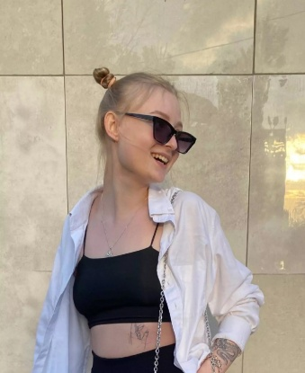 💋 Я создам незабываемую атмосферу нашей встречи, где ты сможешь полностью расслабиться и получить невероятное наслаждение. 😍 У меня много возможностей, чтобы удовлетворить тебя, и я гарантирую, что ты останешься доволен нашими играми. 😈 Также у меня есть отличные отзывы от предыдущих клиентов, которые оценили мои услуги. 🌟 Если ты хочешь узнать больше о моих фото и дополнительных услугах, пиши мне прямо сейчас! 💕 Тебя ждет незабываемый опыт в Москве! 🌆 Светлана
