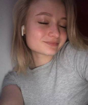 💋 Я создам незабываемую атмосферу нашей встречи, где ты сможешь полностью расслабиться и получить невероятное наслаждение. 😍 У меня много возможностей, чтобы удовлетворить тебя, и я гарантирую, что ты останешься доволен нашими играми. 😈 Также у меня есть отличные отзывы от предыдущих клиентов, которые оценили мои услуги. 🌟 Если ты хочешь узнать больше о моих фото и дополнительных услугах, пиши мне прямо сейчас! 💕 Тебя ждет незабываемый опыт в Москве! 🌆 Светлана